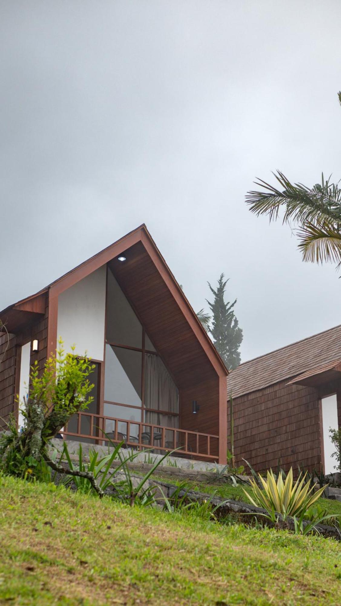 Villa Catu Glamping Bedugul à Selemadeg Extérieur photo
