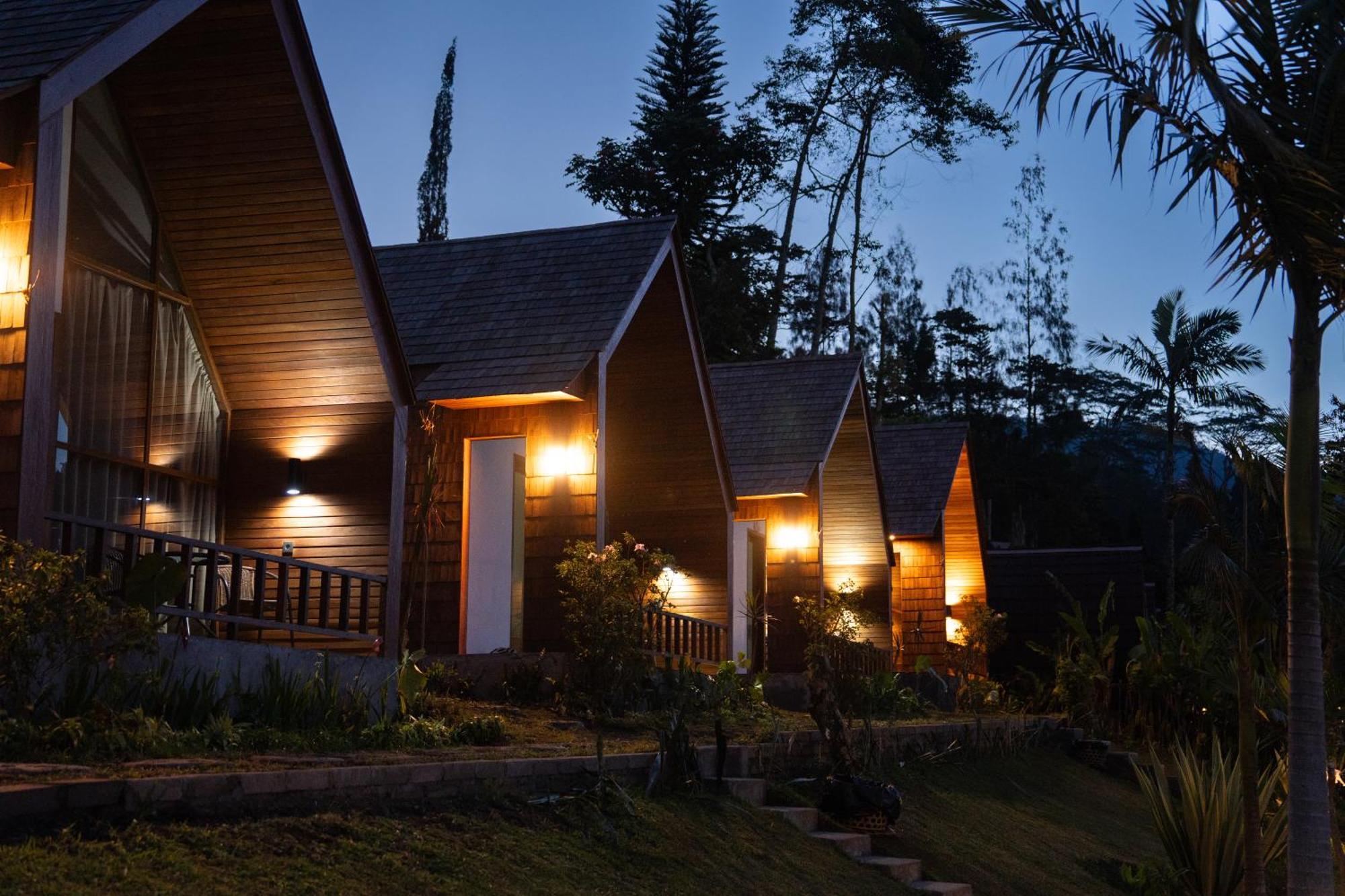 Villa Catu Glamping Bedugul à Selemadeg Extérieur photo