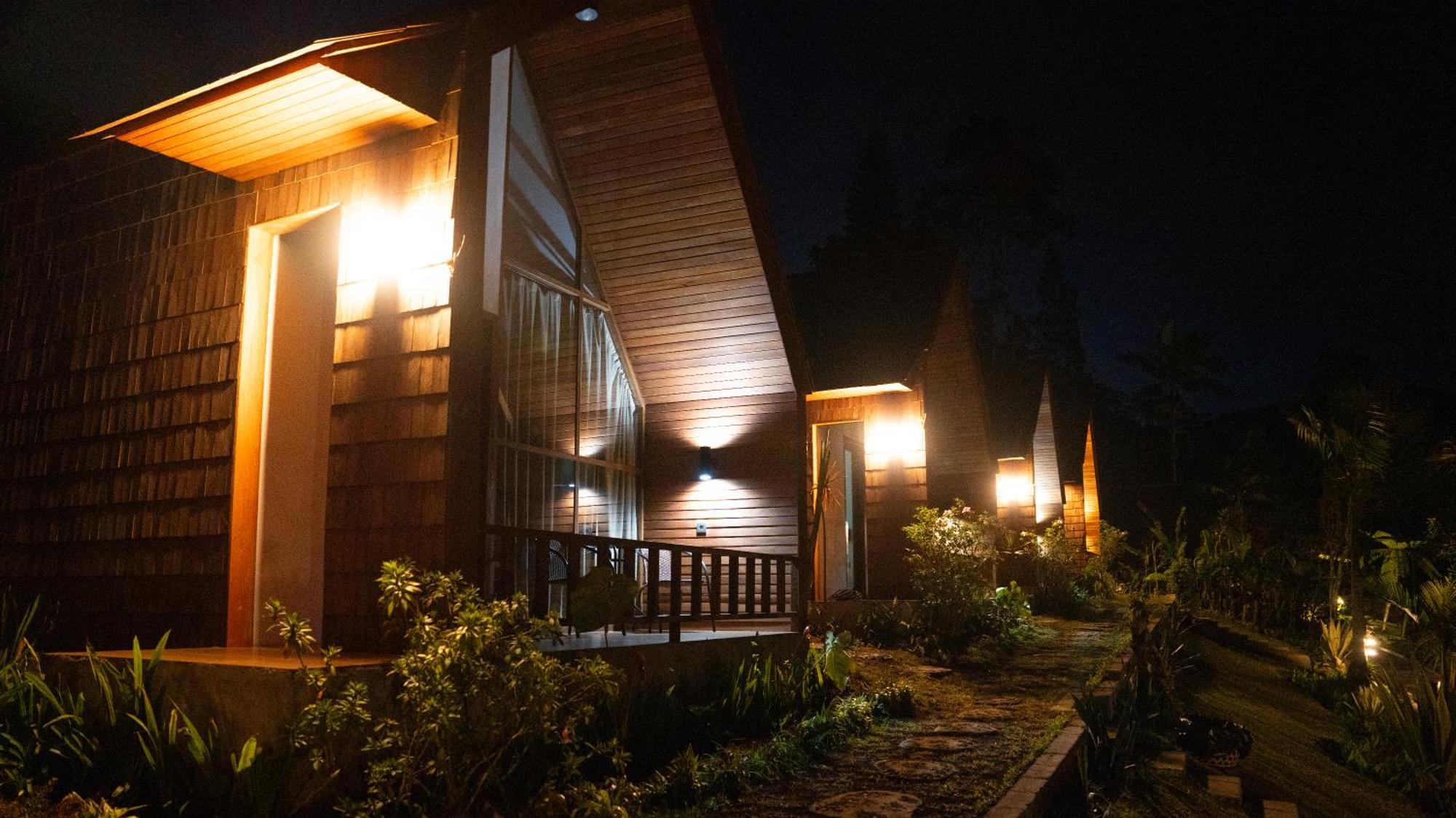 Villa Catu Glamping Bedugul à Selemadeg Extérieur photo